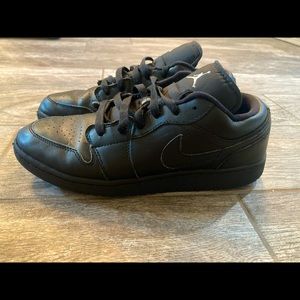 Nike Air Jordan 1 Low black, womens 8.5 / 7Y big kids 553560-006 (free shipping)